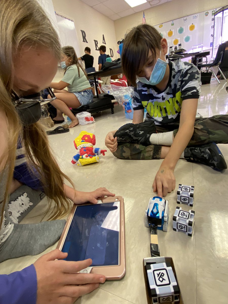 KuentzLeaders's tweet photo. No matter what they say, you matter. Unless you get multiplied by the speed of light squared - then you ENERGY! Itβs amazing the things kids come up with when you give them the freedom to create π€ @NISDElemScience #EnergyRobots #formsofenergy https://t.co/08QBPQOAMu
