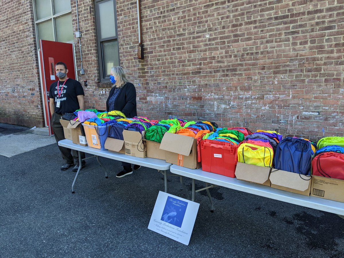 mpbaiocco's tweet photo. The @eufsd school community would like to thank our partners @HPFCharity for donating backpacks and supplies to our @dixsonschool students. #ElmsfordRocks https://t.co/kOiob1vwBu