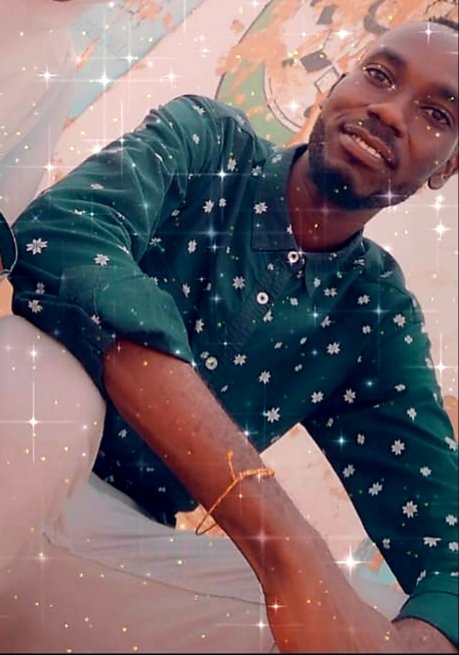 في حصار الماضي
في حصار الحاضر
في حصار المستقبل
لا منفذ للحياة
سوى الحياة .
<a href="/musablord350/">مصعب لورد</a>