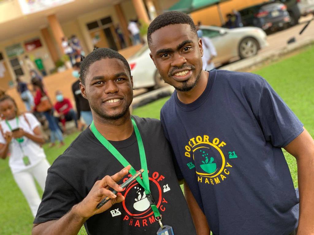 prexysunshine's tweet photo. Congratulations RX’21 , you have come this far by Grace. #RX21 #pharmD 
My bro in there 😁so proud of you 
Dr. Anane https://t.co/uIkicLaZIp