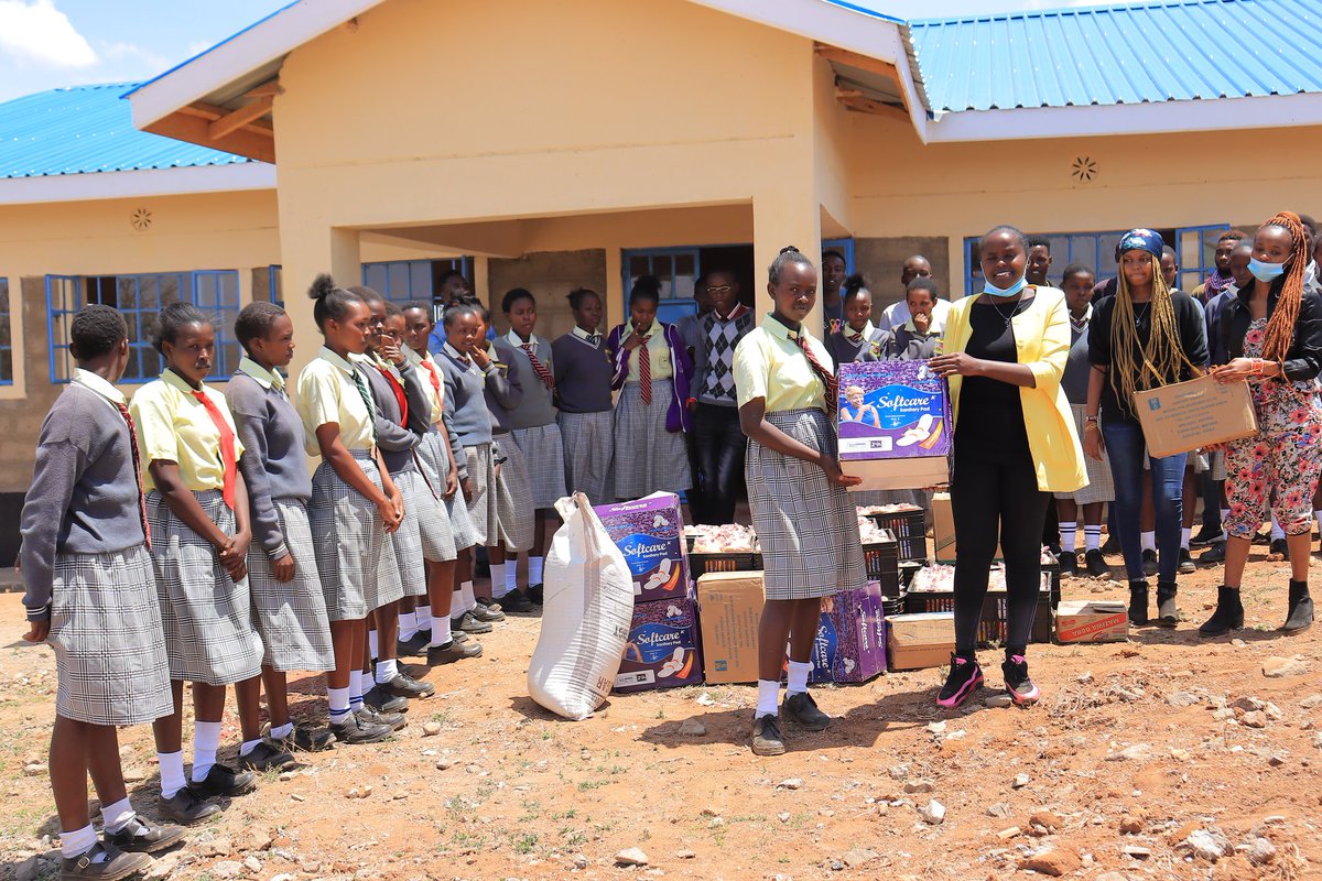 NaibungaC's tweet image. We are supporting peers from turtiary institutions to Mentor &amp;amp; Motivate boys &amp;amp; girls in 6 schools in our Conservancy.This aim to improve self-confidence, self-drive and determination to achieve better academics for both.@USAID @NRT_Kenya @KWCAKenya 
#EducationForAll #conservation