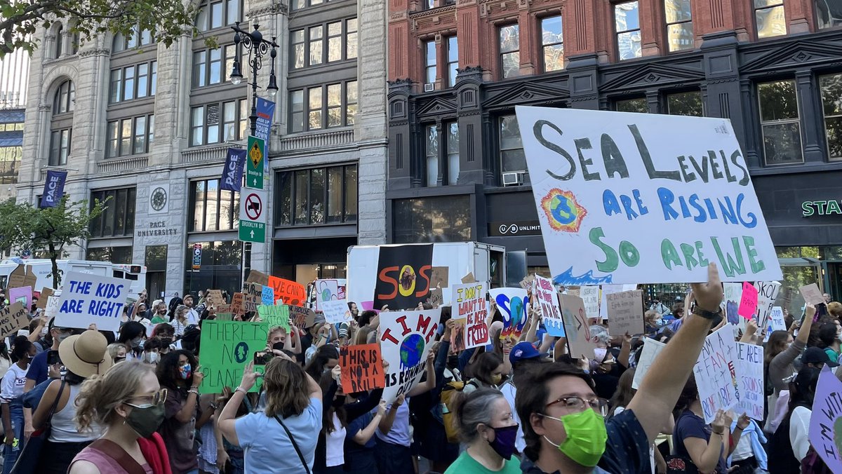 #ClimateStrikeNYC just passed by during #ClimateWeekNYC