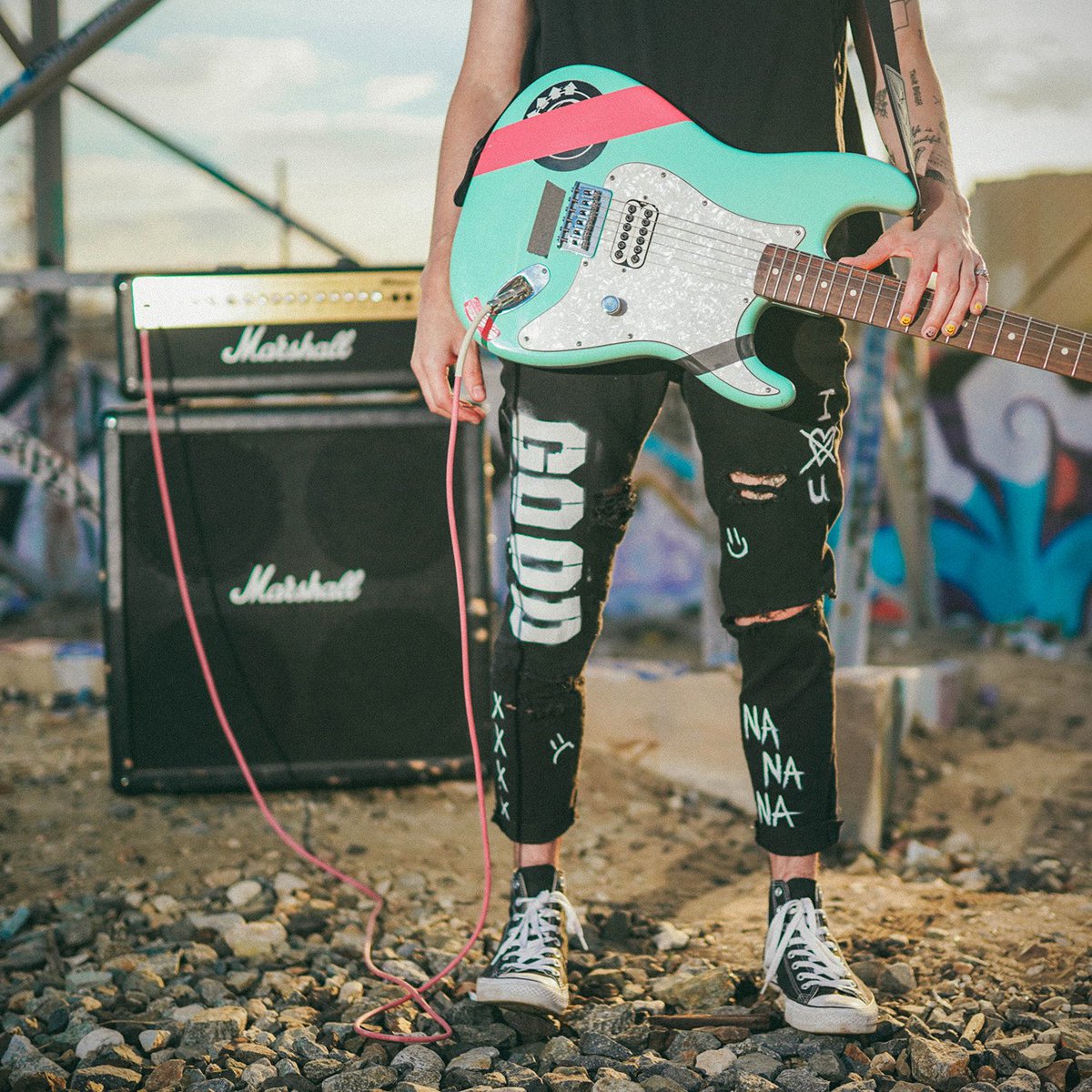 Punk Rock Summer is coming out 9/30!!!!!! you can PRE-SAVE it on Spotify TODAY with the link below for FREE! I'MMMM SOOO EXCITED!!! let me know once you pre-saved, i'll be dm'ing ppl all day sayin thank uuuuu!!!! LET'S GOOO!

distrokid.com/hyperfollow/go…