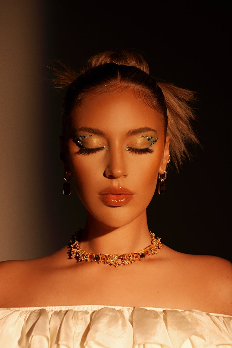 alinabaraz's tweet photo. 28 https://t.co/5SbDO7M1fY