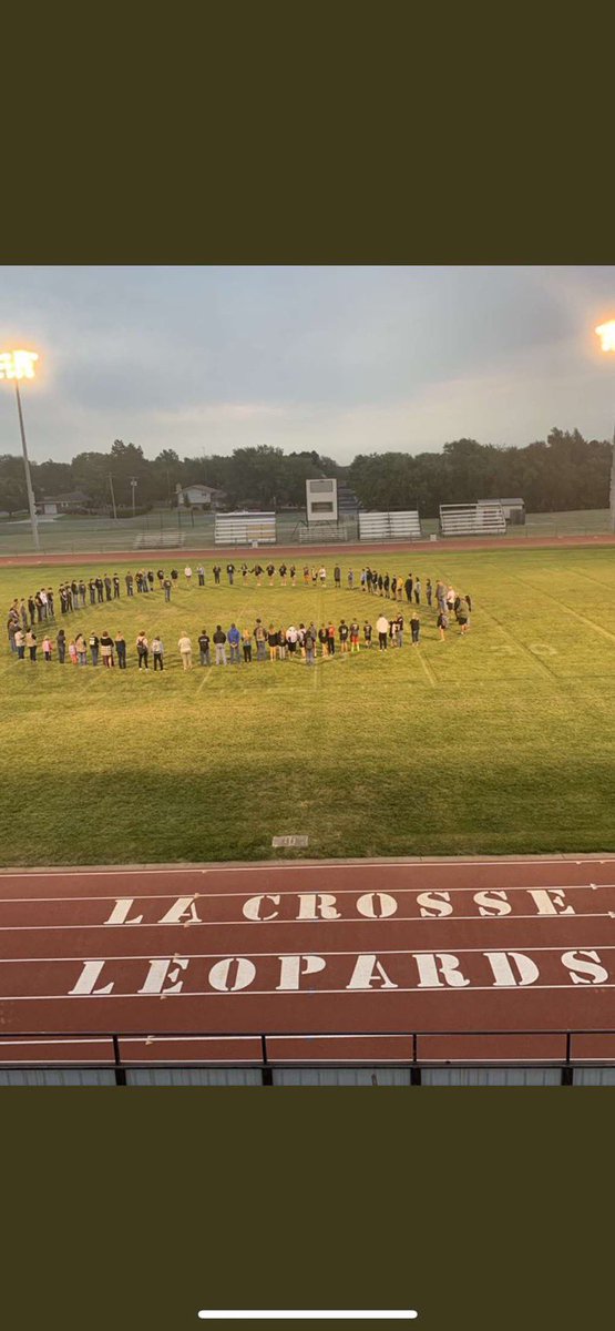 BarstoolNess's tweet photo. Some things are bigger than a rivalry🙏🏽     #BH2 https://t.co/8gEyodPToZ