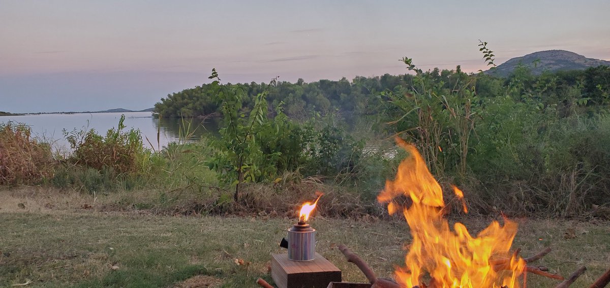 FrankKenny's tweet photo. How's your night?
We are having a campfire at this RV park in Lawton, Oklahoma.
#WorkingFromTheRoad #FJKontheMove #Chamber https://t.co/Qw0Vq4fTtT