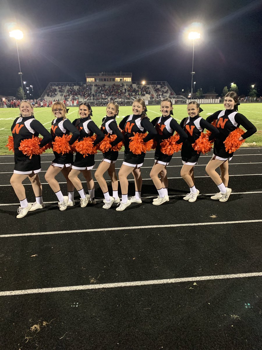 NFTigerCheer's tweet photo. #fridaynightlights #tigerpride https://t.co/6lDrcoKqZU