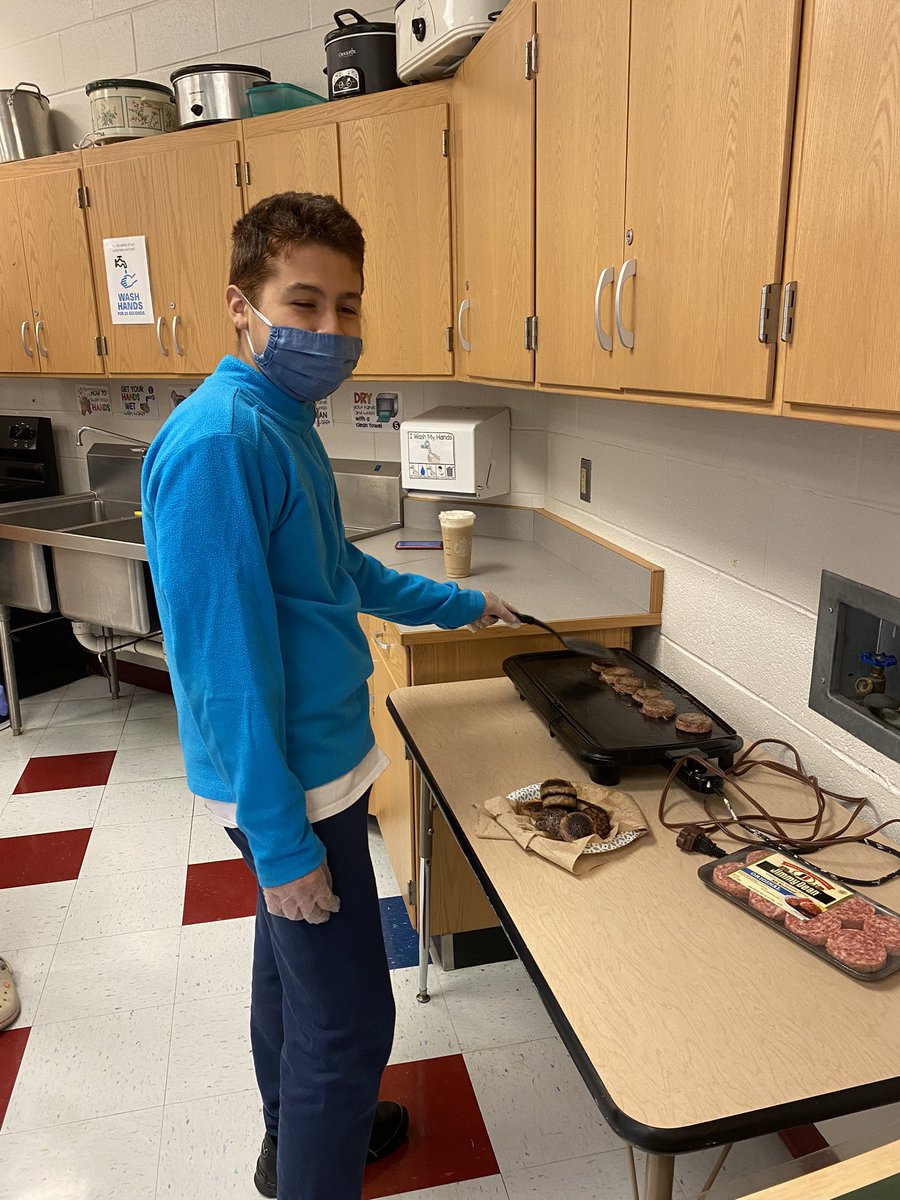 MrsCahow_GFHS's tweet photo. Café Fridays are almost officially back! Stay tuned!! We have been practicing our kitchen safety, cooking, social, and many other skills!!! Love this crew beyond words! ❤️💙🤍🐺🥞🥓🍳🥯 #GFRedWolves #ChampionsCafé #LifeSkills #YUM @_MissStevenson_ @aka_teach @Scott_GR_ 🧩 https://t.co/f2Lh5PWf4d