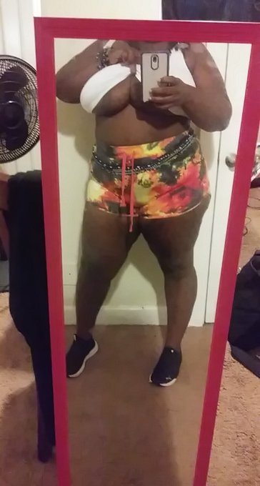 A little bit of boob slippage...lol  have y'all subscribed? https://t.co/rkape7daFt #bbw #PlusSize #fatchick<a href="/tag/bbw"class="tags"><span>#bbw</span></a><a href="/tag/plussize"class="tags"><span>#plussize</span></a><a href="/tag/fatchick"class="tags"><span>#fatchick</span></a>