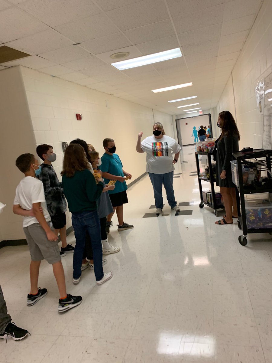 HugoOwensMS's tweet photo. The first Mustang Market of the 2021-2022 school year was today! Students were able to turn in their Mighty Mustangs for different prizes at our store. Way to be safe, respectful, and responsible Mustangs! ππ€ππ€ #HugoIsForEveryOne #HugoUKnow https://t.co/WfiVtm4myn