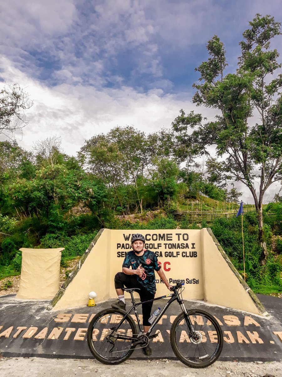 bapakjo's tweet photo. Ekspetasi gowes bakar kalori, kenyataannya pulang mampir jajan cemilan ๐ฌ๐ฌ
#polygonbikes #XTRADA6 #gowes_indonesia #polygonindonesia #rodalink #rodalinkindonesia #mtbsulawesi #mtbindonesia
#gowes #gowesnusantara
#gowesmania #mtb #mtbidsquad
#mtbmedia #sepedaan #cycling https://t.co/P9kp2xi1by