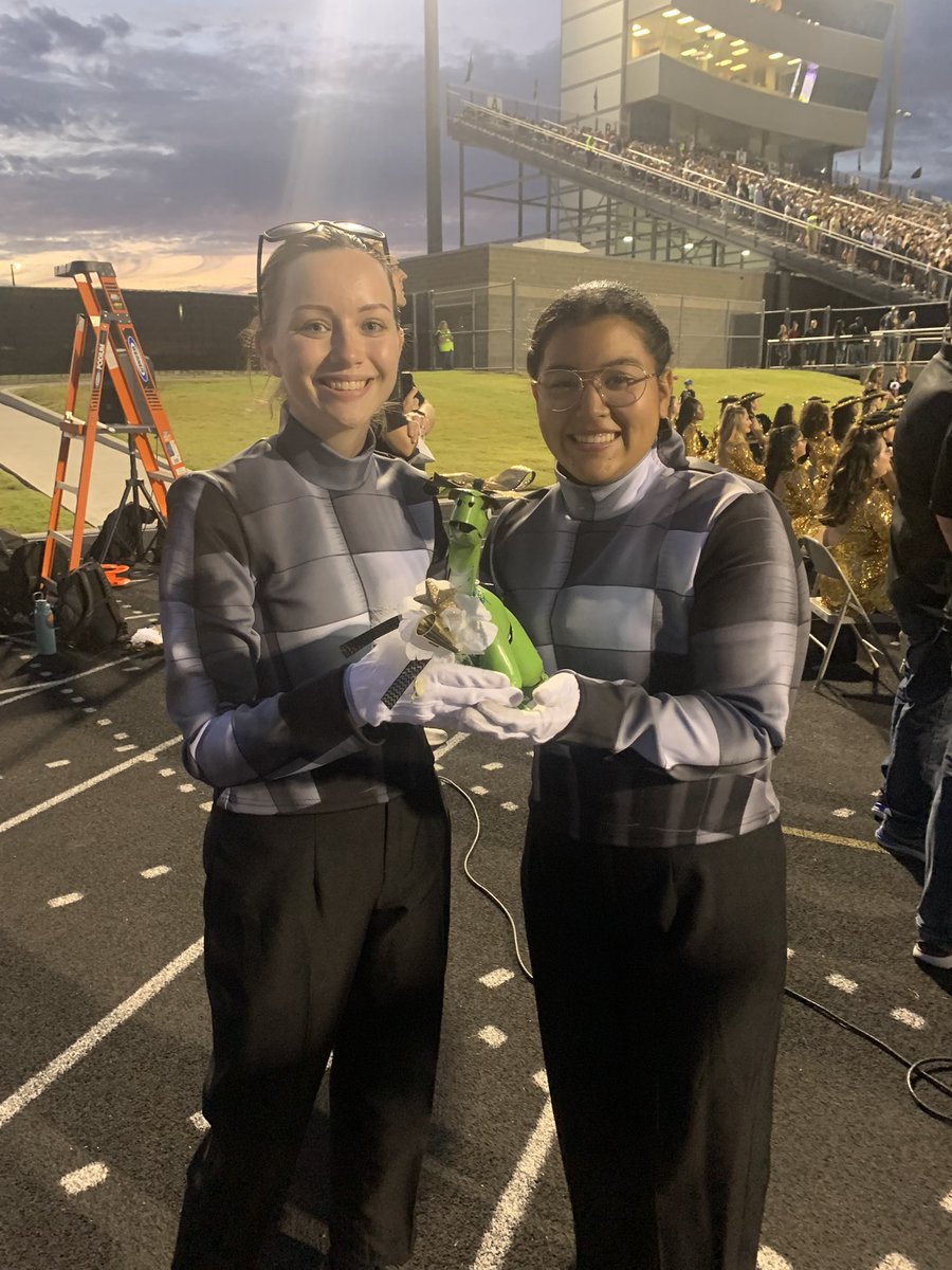 my favorite drum majors tbh😳👏