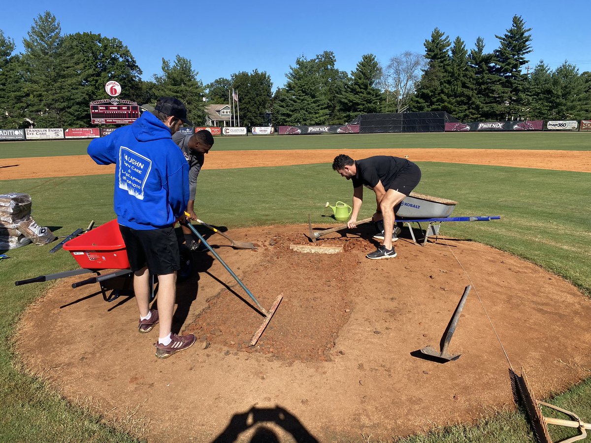 Mike_AFD911's tweet photo. At Cumberland University game mound &amp; bull pen building   Thanx to Head Baseball coach and Pitching Coach Brett Neffendorf for bring me in!
Also special guest appearance by my friend Phil Hatcher to assist in quality control!
Made AFD mound gauge from local materials! https://t.co/VJnlQGBDrr