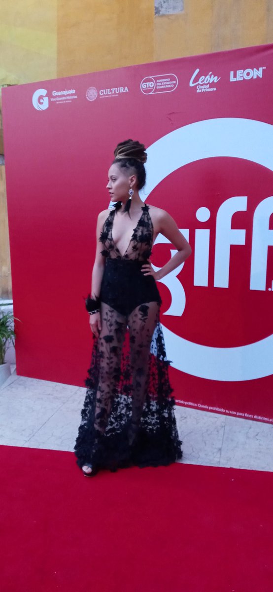 mninoticias's tweet photo. #ProjectGlamour en el #GIFF2021 @giffmx @SarahHochMex @MaggiOrtega https://t.co/yDwEKaHYnZ