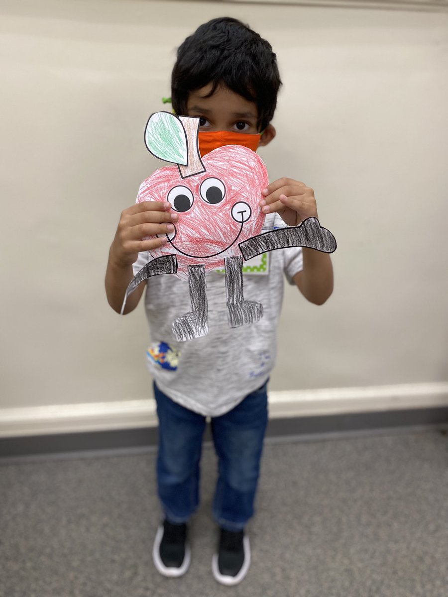 MrsQuaranta's tweet photo. We read the book Apple Countdown and then created our own Apple Pals! https://t.co/8aoGnU41aZ