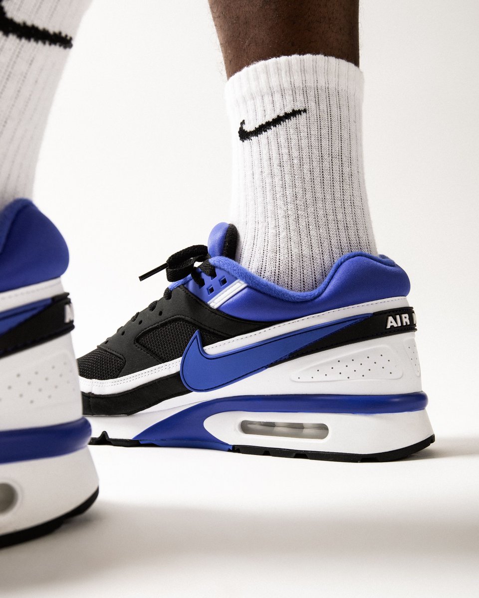 titoloshop's tweet image. ONLINE NOW🔥 Nike Air Max BW *Persian Violet* 
📲  bit.ly/3hSE0Wt

🏃🏽‍ US 6 (38.5) - US 13 (47.5)
 🔎 DJ6124-001 

#BW
#BIGwindow  
#airmaxBW 
#persianVIOLET
#⚫️🟣