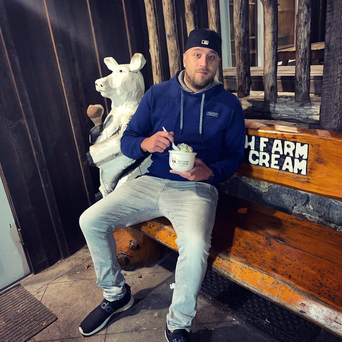 adamrivers's tweet photo. No better way to wrap up the week than at @RichFarmCT in Oxford, another one of CT’s awesome small businesses with unreal ice cream, making it daily w/only the highest quality ingredients. Check out more awesome CT small businesses at https://t.co/1qokjqgFY2 #doyourthingct #spon https://t.co/HdwDe6yuG6