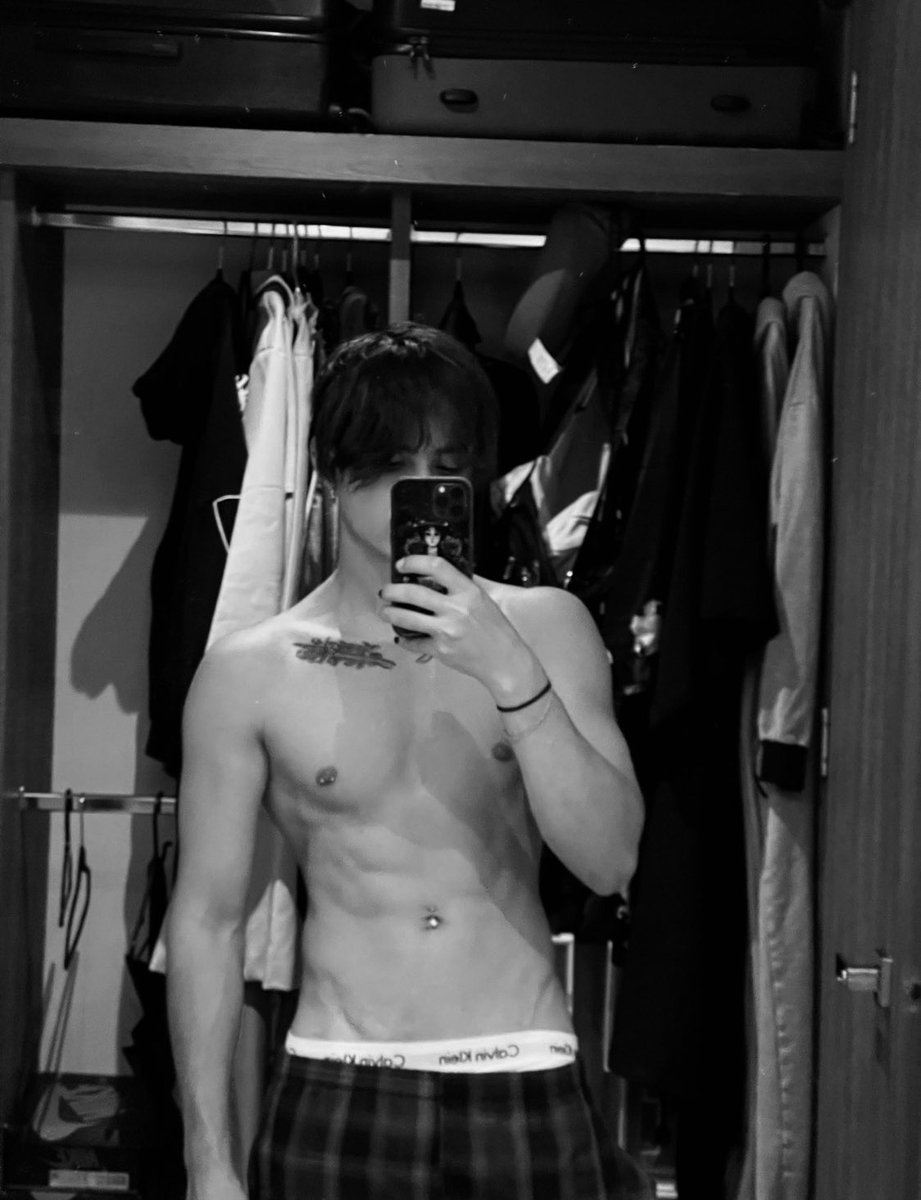 Eros_Case's tweet photo. Buenas noches, nos vemos en la biblioteca...para estudiar. https://t.co/i9aWw4zEjV