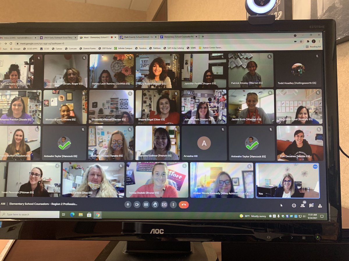 CCSDCounselors's tweet photo. Best days are spent working with these amazing CCSD elementary school counselors! Thank you @TheHarborLV, @CCSDMagnet &amp; @UNLVAdmissions Early Outreach for sharing important information to help our students/families! #counselorsmatter @ClarkCountySch @MikeMbarton @rosanneobrien https://t.co/KINUFxKw6U