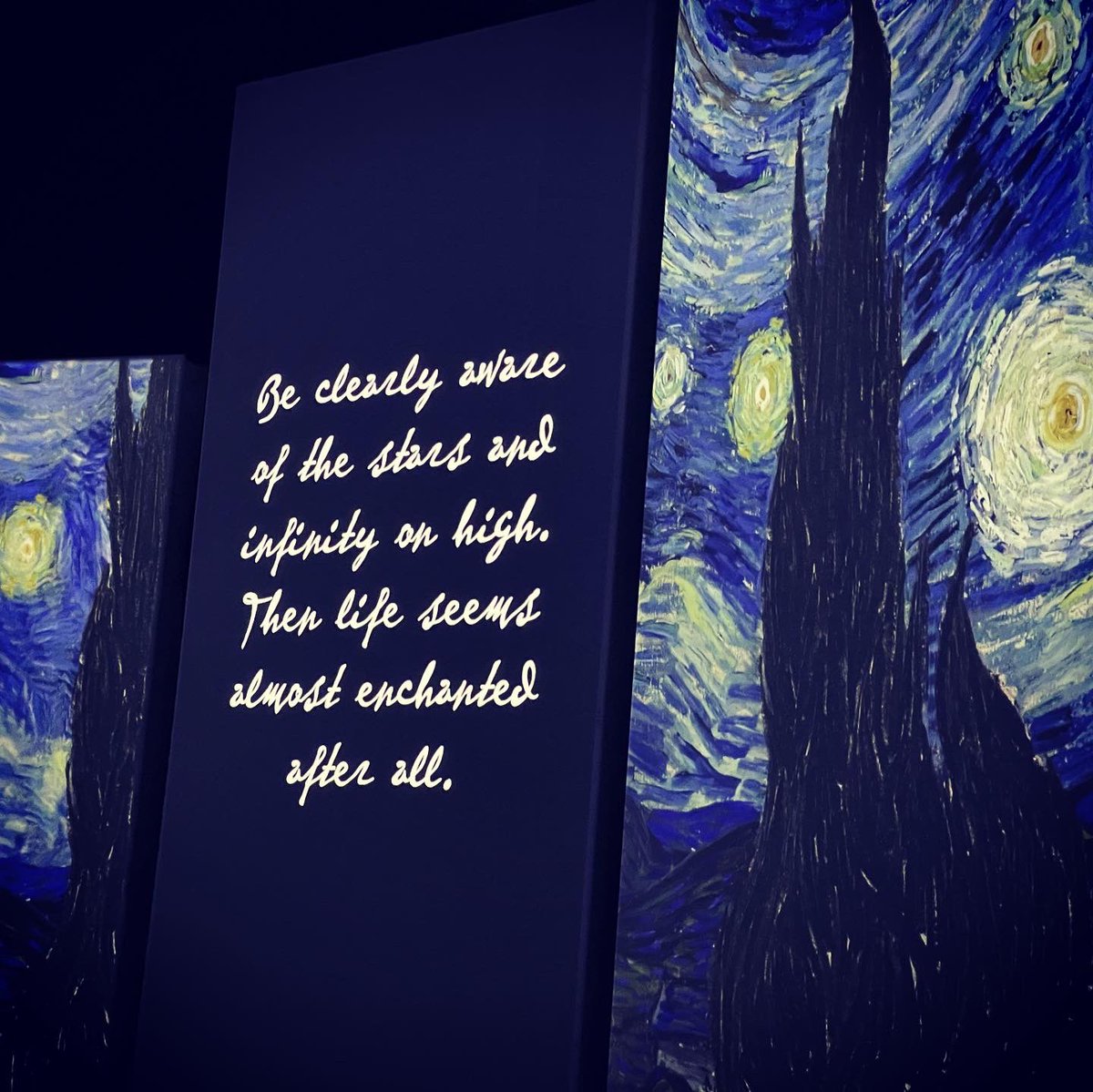 sfc_boarding's tweet photo. Surrounded by Van Gogh, listening to classical music a wonderful way to spend an evening @vangoghaliveuk #vangogh #sunflowers #starrynight #boardingschool #boardingtrip #fridayactivity #iloveboarding #sfcboardingfun https://t.co/p94iTe1R6I