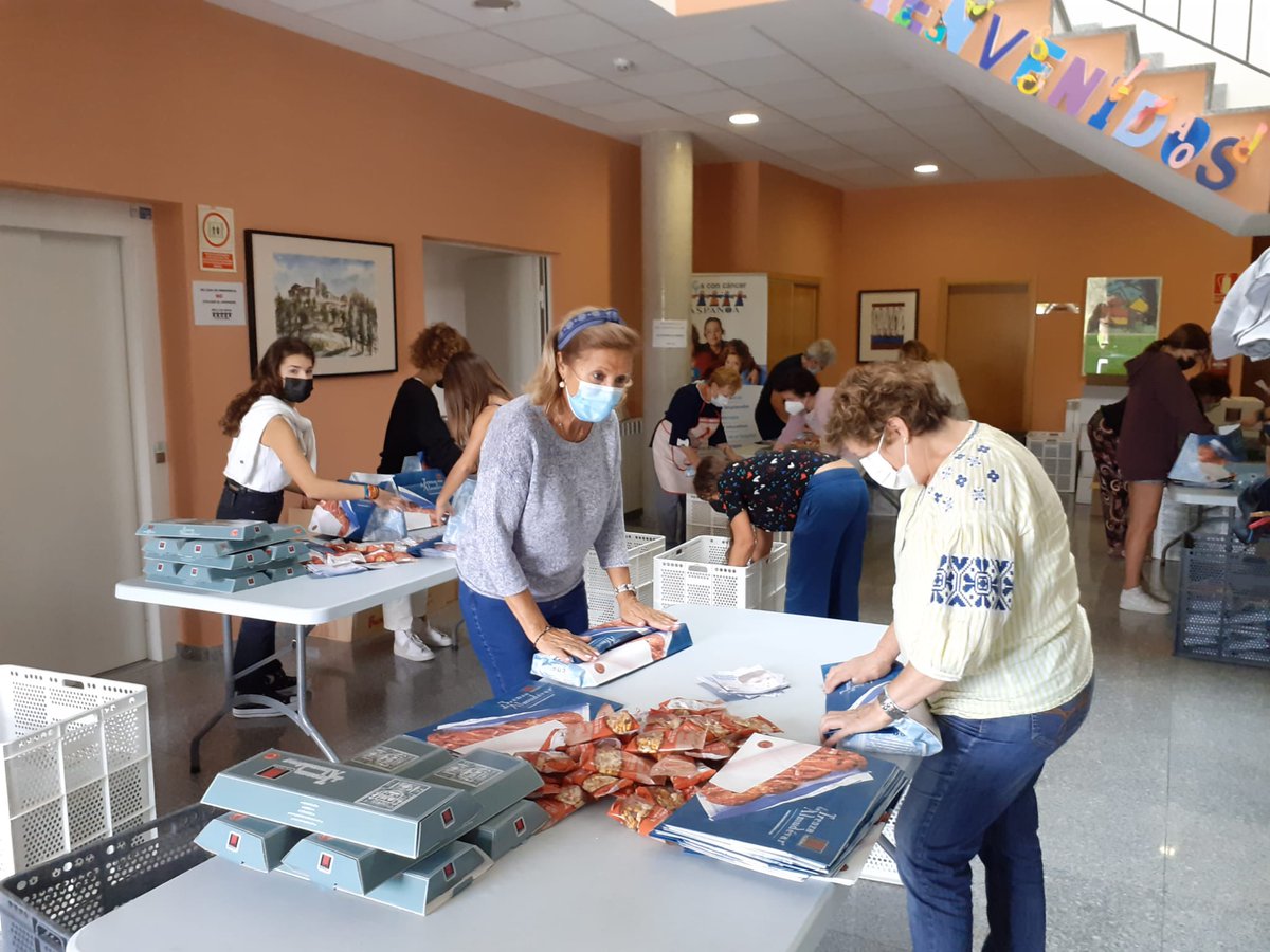 aspanoa's tweet photo. En 10 horas estaremos pedaleando contra el cáncer infantil en Almudévar. Nuestra BTT es la más dulce de todas gracias a @Trenzaalmudevar 😉

Millones de gracias al medio centenar de voluntarios que nos ayudan para que todo salga a pedir de boca. ¡Nos vemos mañana! https://t.co/Ah79neTU0C