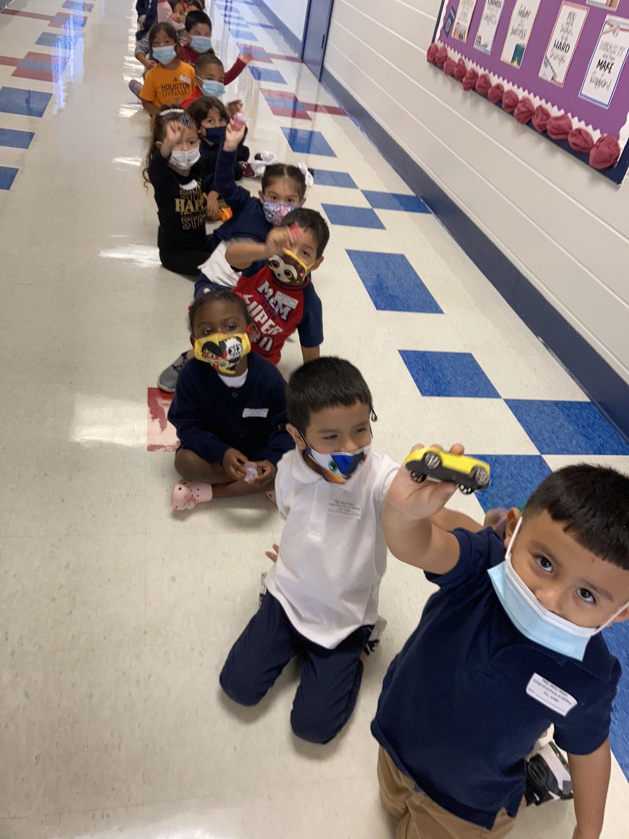 JRHwrap's tweet photo. It was great working with our wonderful PTO today! They assisted with our first PBIS event here at J.R. Harris! Our students are so excited for the PBIS program! @jrharris166 @HISD_Wraparound https://t.co/PVJucLIWg0