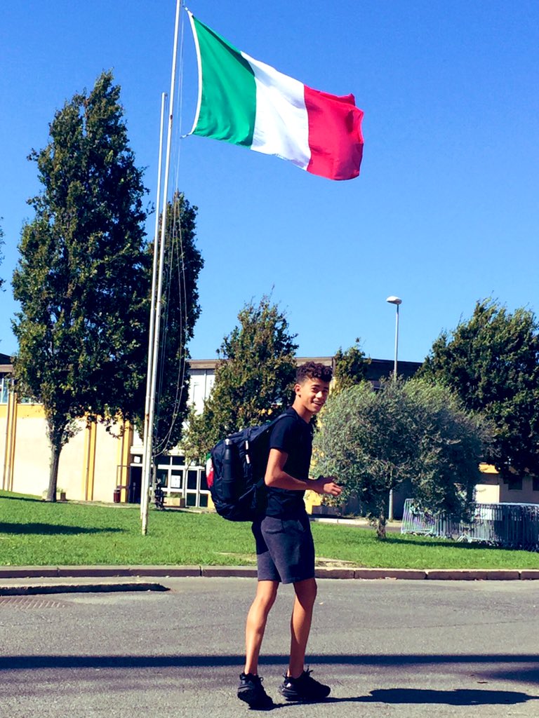 stefanoros64's tweet photo. #lorenzogiusepperosato #fiammegialle #swim #italy #rome Lorenzo Giuseppe Rosato Fiamme Gialle 🏊‍♂️TEAM🇮🇹 https://t.co/an5Gqg3aEy