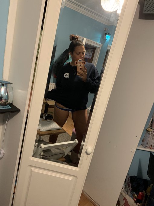 I&rsquo;m ready to party 🎉 https://t.co/bmq0bWOo8i<a href="/tag/brazilianblowout"class="tags"><span>#brazilianblowout</span></a><a href="/tag/keratin"class="tags"><span>#keratin</span></a>