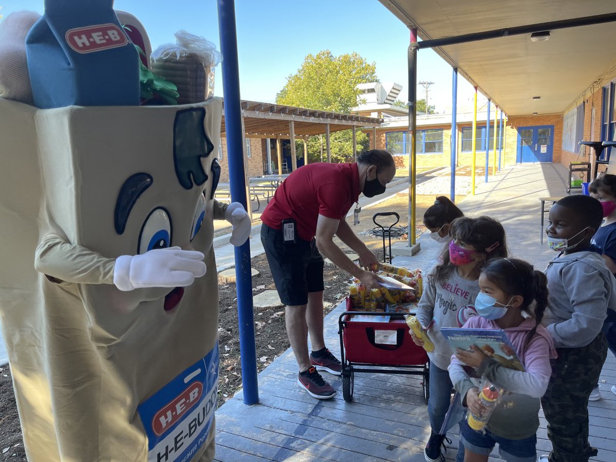 pecanspringsecp's tweet photo. Thank you to H-E-Buddy and our partners at H-E-B for visiting some of our scholars today!  @HEB @hebuddy
#booksforscholars #Read3 https://t.co/XOzXlwZf8p