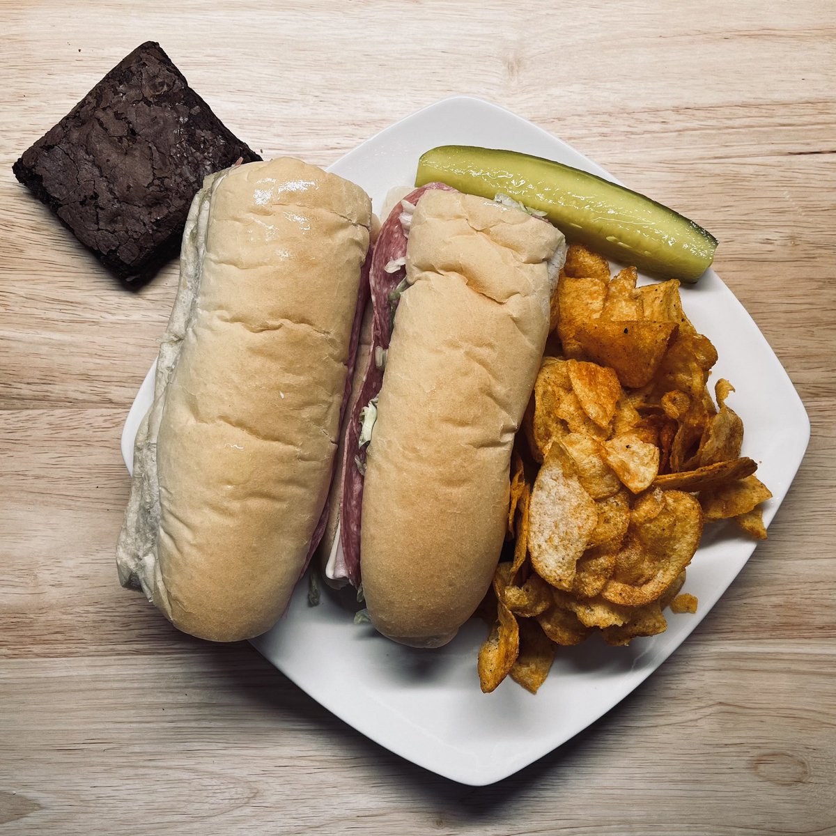 ScissortailChef's tweet photo. Nom nom nom nom 🥪 https://t.co/YMVl2nMtz4 https://t.co/k5fXiKaR1i