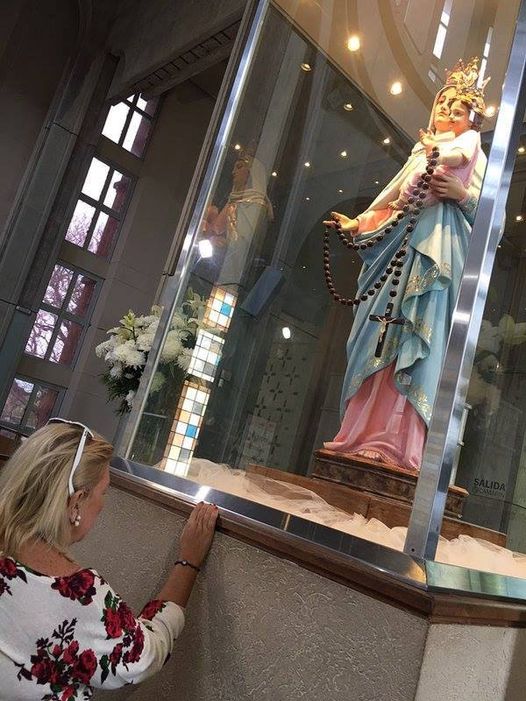 elisacarrio's tweet photo. VIRGEN DEL ROSARIO DE SAN NICOLÁS.
Reina de nuestros corazones y Reina del Universo, 
derrama sobre nosotros tus bendiciones y gracias,
no dejes de darnos tu protección y amparo,
llénanos de luz, paz, alegría y dicha.
Para que el mundo comience
a buscar la paz perdida. https://t.co/16sopAijAE