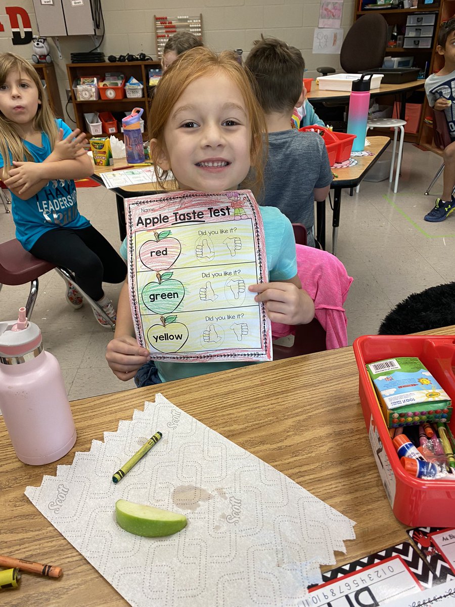 TiffanyMerck's tweet photo. Kindergarten had a fun day during Enrichment learning about Johnny Appleseed and ALL things 🍎 🍏 @CMCSIWarriors https://t.co/Xnd3uUb1C5