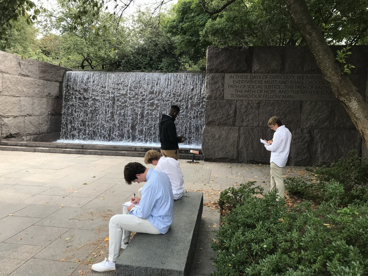 EpiscopalHS's tweet photo. Washington Program is back! This week, classes began taking their first Flexperience trips into Washington, D.C. Our new schedule allows for small class groups to dive deeper into their coursework while making real-world connections. #EHS2122 @MRCenterEHS https://t.co/yNApDKwWtx