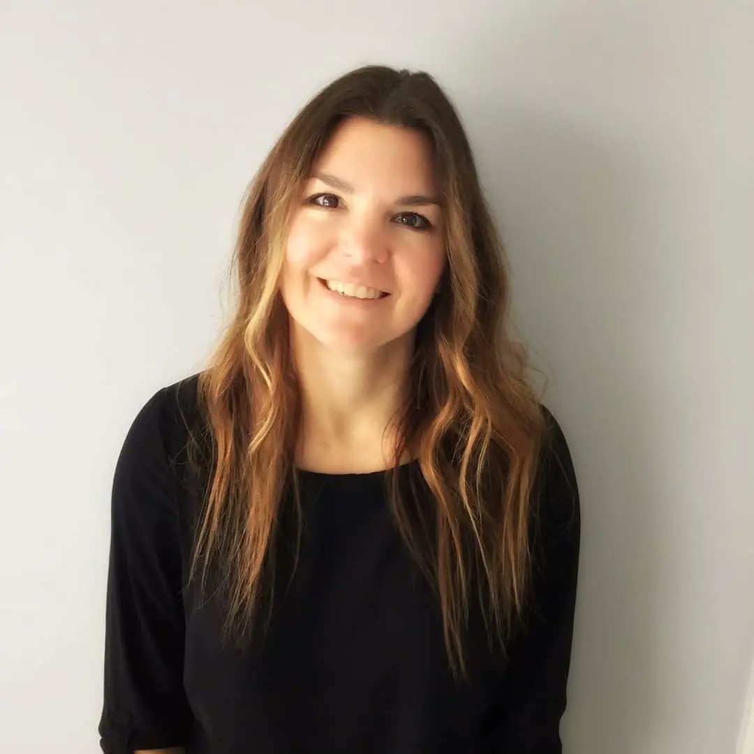 STEMChangemaker's tweet photo. Today for #STEMFeatureFriday we are highlighting Lynn! Lynn Dalby (she/her) currently works at Penn State Altoona as Science Lab Coordinator and also teaches a Chemistry lab course. https://t.co/9kLkNRtTje