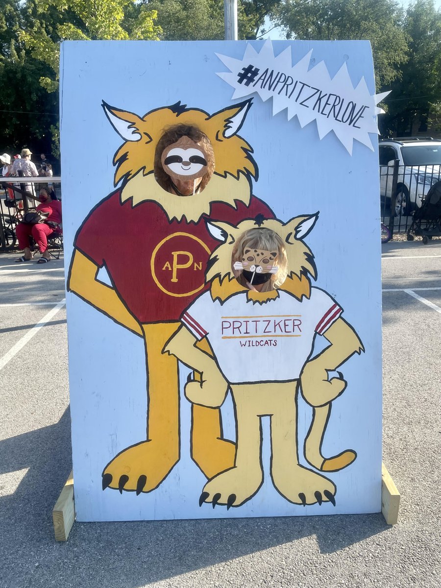 Back to School Bash at Pritzker school was a ROARING success! #anpritzkerlove #ChiPublicSchools
