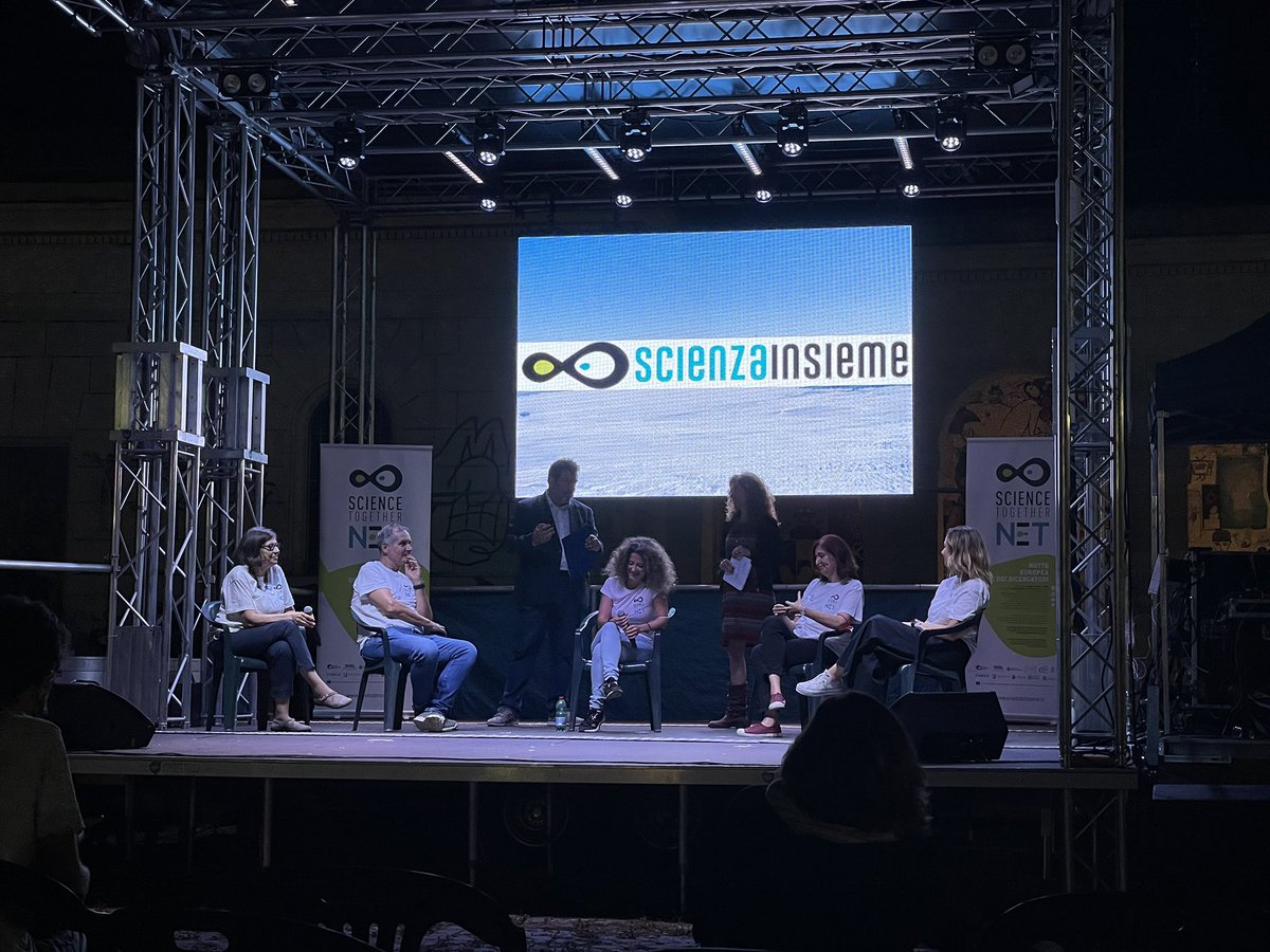 ScienzaInsieme's tweet photo. 📍 Scatti dalla #NotteEuropeadeiRicercatori del #progettoNET in corso alla Città dell'Altra Economia di #Roma. 🗓️ Vi aspettiamo ancora domani dalle ore 18 alle 23. Venite a trovarci❗
Per vedere l'album completo di oggi ⤵️ 
https://t.co/W5Ouf3cJY5

#ErnItaly @CNRsocial_ https://t.co/A5NggZdDJG