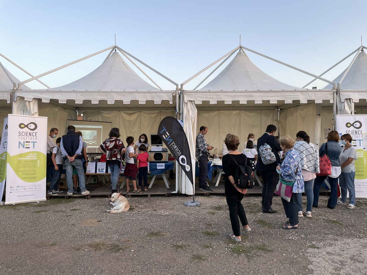 📍 Scatti dalla #NotteEuropeadeiRicercatori del #progettoNET in corso alla Città dell'Altra Economia di #Roma. 🗓️ Vi aspettiamo ancora domani dalle ore 18 alle 23. Venite a trovarci❗
Per vedere l'album completo di oggi ⤵️ 
facebook.com/media/set?vani…

#ErnItaly <a href="/CNRsocial_/">CNR Consiglio Nazionale delle Ricerche</a>