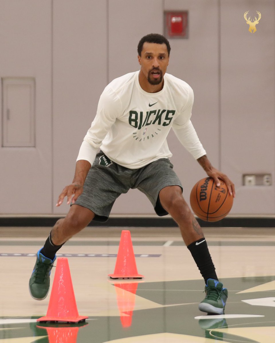 Bucks's tweet photo. Back at it. https://t.co/VkkwB3CmLM