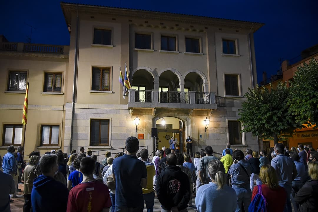 AnnaFabrell's tweet image. Concentració de suport al president @KRLS a @labisbalemporda #prourepressió