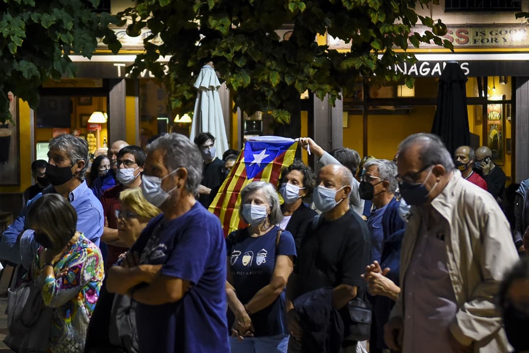 AnnaFabrell's tweet image. Concentració de suport al president @KRLS a @labisbalemporda #prourepressió