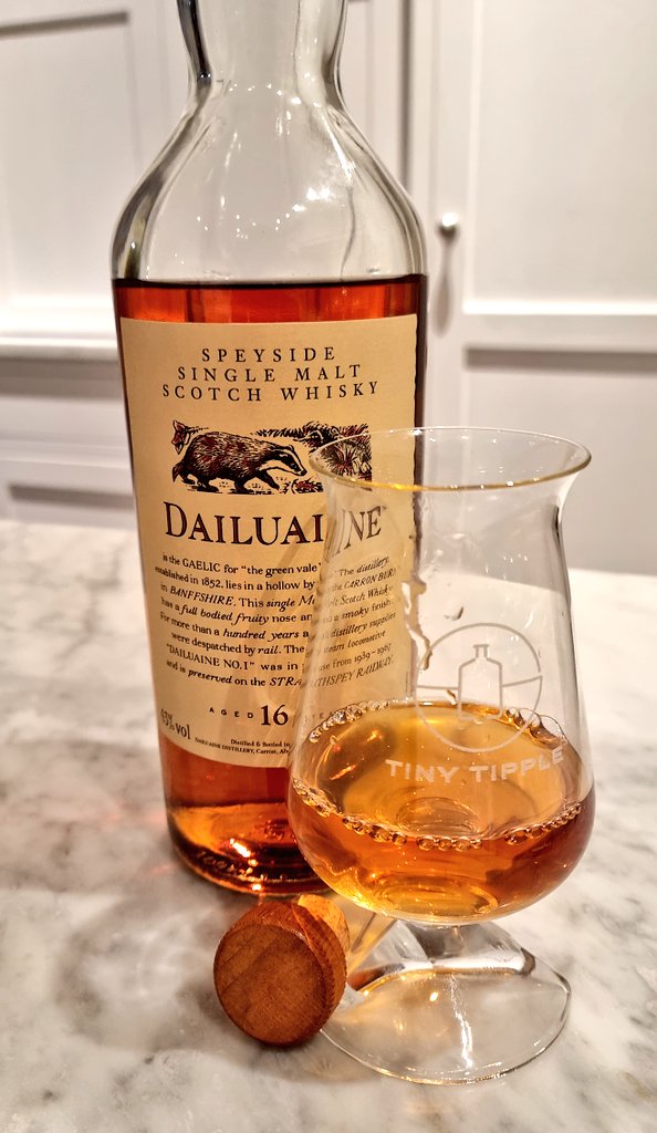 tinytipples's tweet photo. Finishing #fridaynightdram with Dailuaine 16! Delightful drop! #personalstash #notontinytipple https://t.co/8DqnE5CgQ4