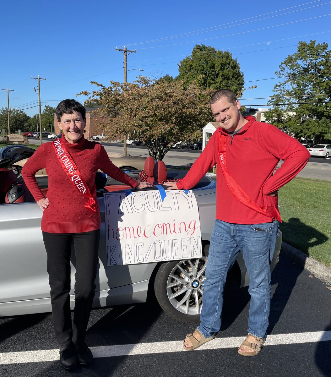 spfergus's tweet photo. Tonight is Maryville High’s Homecoming football game. This year the Student Council also decided to elect a Faculty Homecoming King and Queen—Dr. Alex Oldham and Dr. Penny Ferguson.  It was fun seeing folks of all ages line the street as if it was a Christmas Parade. https://t.co/71NSAEZZ2w