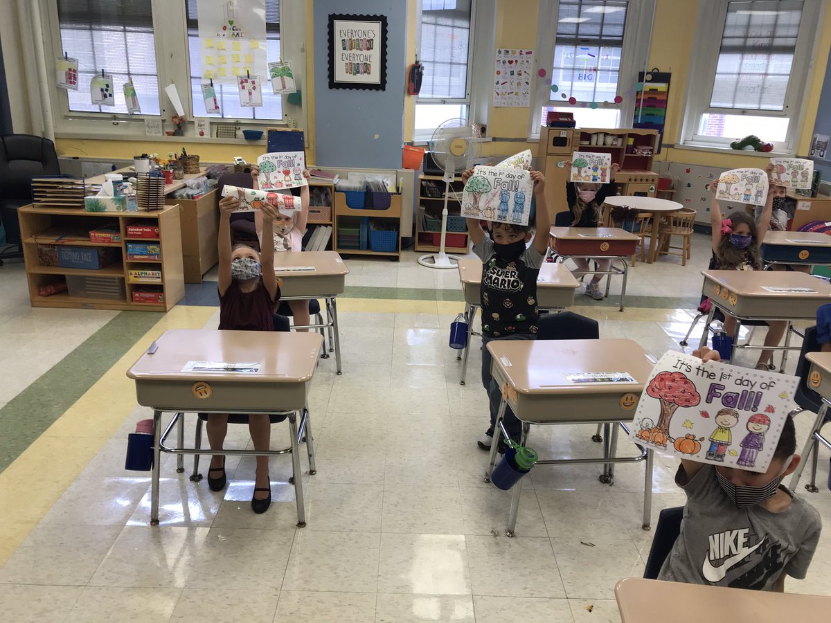 FTSD_Fox's tweet photo. Room 103 is very excited for the Fall season and finally some cooler temperatures!! @FTSD_muchowski @FTSD_Roebling https://t.co/xGSelPwlVx