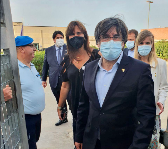 O euro-deputado Carles Puigdemont ganhou mais um round na batalha contra a justiça espanhola, que tenta, sem sucesso, extraditá-lo desde 2017. Desta vez, o cenário foi a ilha de Sardenha, na Itália.
Leia mais no #BlogMundoAfora
bit.ly/2XZtV3t