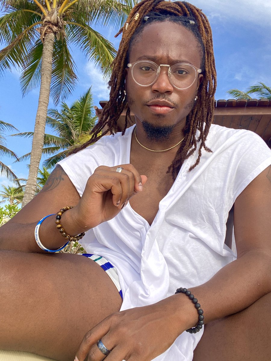 Goldenlocks101's tweet photo. Cancún ✨
.
.
.
📸: @ohitsjustlee 
#Travel #TravelTings #Mexico #Cancun #BeachTings #Creed #Vlogger #Influncer #Summertime #ContentCreator #Fashion #Beauty #Hair #NaturalHair #Locks #Blondie #FYP #Friday #HappyFriday #FIIF #TGIF #Friyay https://t.co/fNriof7vVS
