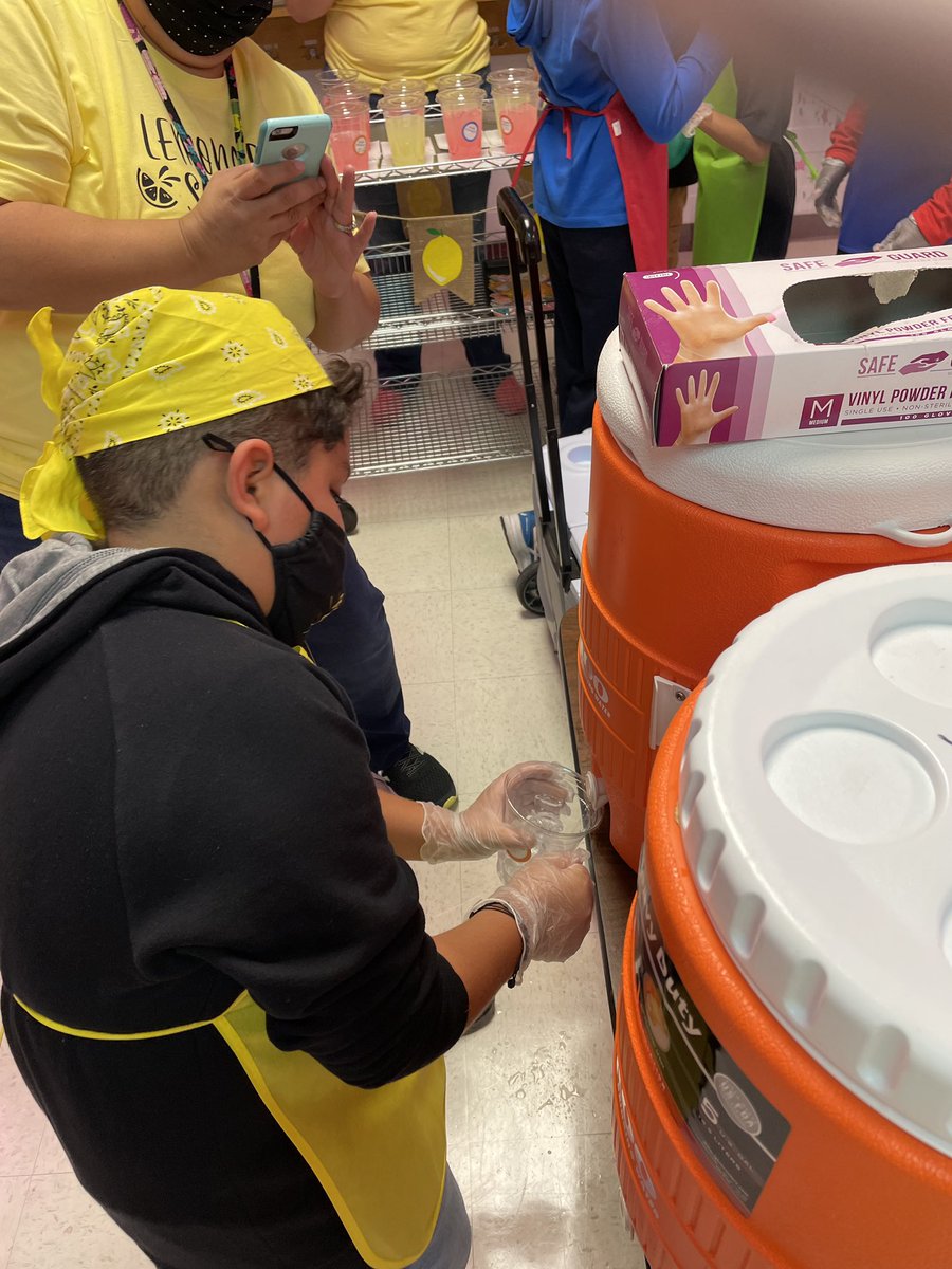 Heather McOmber (@hmcomber) on Twitter photo Squeezed our way through Friday with Lemonade Day! 🍋
We had a blast making lemonade and sharing with our wonderful Raba teachers. 🎉
#UnitLife #LemonadeDay
<a href="/LeeAnna_2013/">LeeAnna Zenner</a> <a href="/IreneGo71039953/">Irene Gonzalez</a> <a href="/NISDRabaES/">Raba Elementary</a> Squeezed our way through Friday with Lemonade Day! 🍋
We had a blast making lemonade and sharing with our wonderful Raba teachers. 🎉
#UnitLife #LemonadeDay
<a href="/LeeAnna_2013/">LeeAnna Zenner</a> <a href="/IreneGo71039953/">Irene Gonzalez</a> <a href="/NISDRabaES/">Raba Elementary</a>