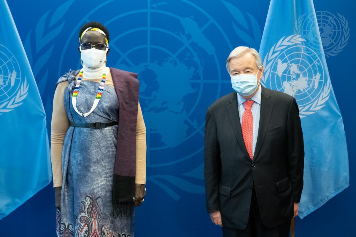Secretary-General @antonioguterres met with South Sudan's Vice President, Rebecca Nyandeng Garang de Mabior, and assured the @UN's full support to all efforts to bring long term peace and stability to South Sudan. un.org/sg/en/node/259… #UNGA