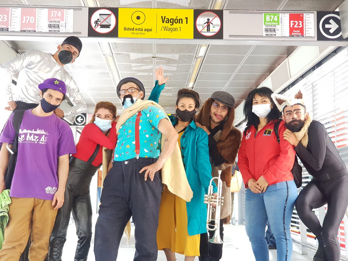 idartes's tweet photo. ¡Acciones Artísticas en Transmilenio!🎨🎭 La Unidad Artística de Reacción Inmediata (URAI) en acción, para llevarles arte y sensibilidad a todas las ciudadanías de Bogotá. 
#IdartesEsBogotá #URAI https://t.co/qW7FgaRHG6