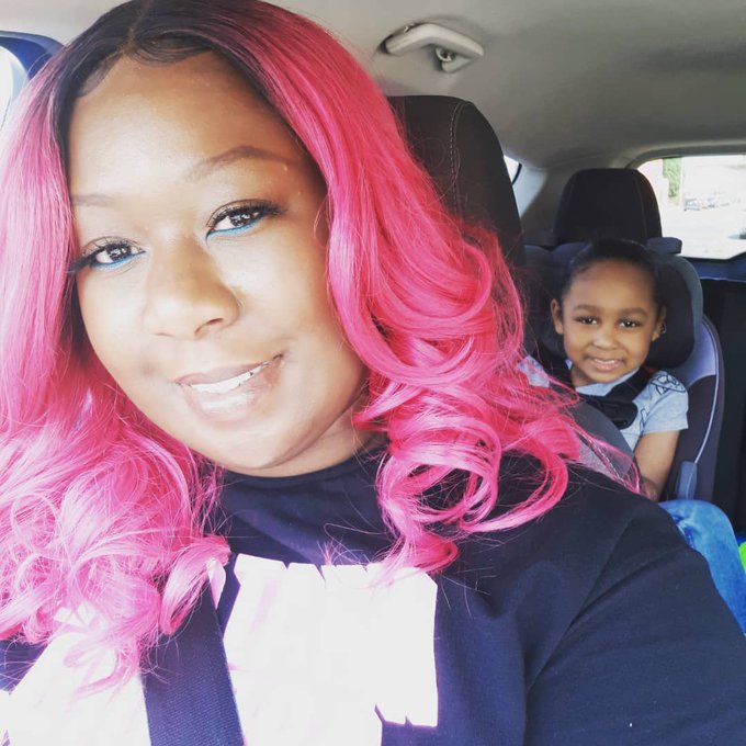 They say that sons resemble their mothers. Truuu. My 1st born in the back chilling. https://t.co/Lzs