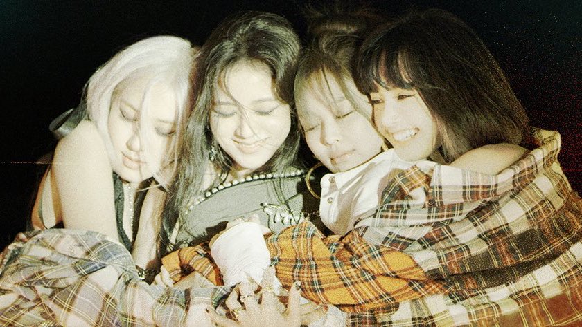bpinksthinker's tweet photo. ot4 hug 🥺 https://t.co/ZplyLNRbKs